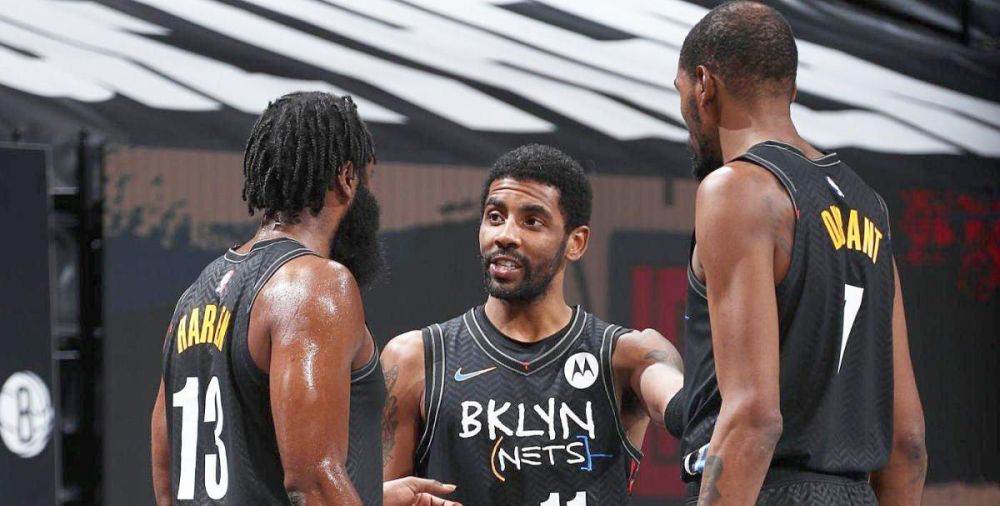  杜兰特伤退，篮网惨负雄鹿遭连败  